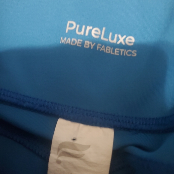 Fabletics Oasis High Waisted 7/8 Legging - Picture 6 of 7